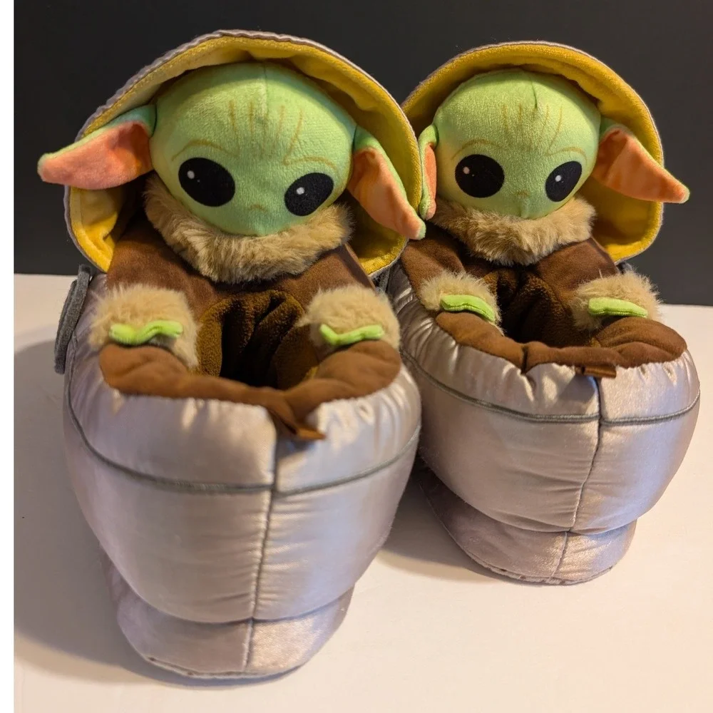 Gap Star Wars Grogu Mandalorian Hover Pram Plush Slippers Silver Kids 1/2